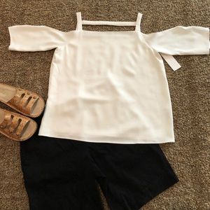 NWT-Cooper & Ella Zoe Cold Shoulder